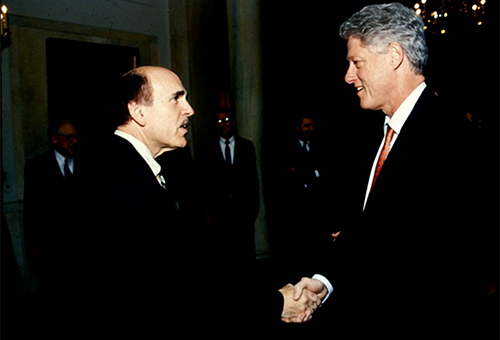 Dr Ignarro is welcomed to the White House by President Clinton